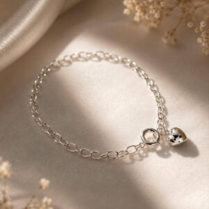 Timeless Everlove Circle Heart Charm Bracelet