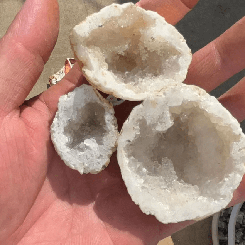 lunara-Celestial Quartz Geode